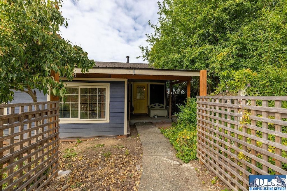 1427 E 3rd St, Port Angeles, WA 98362 - photo 1