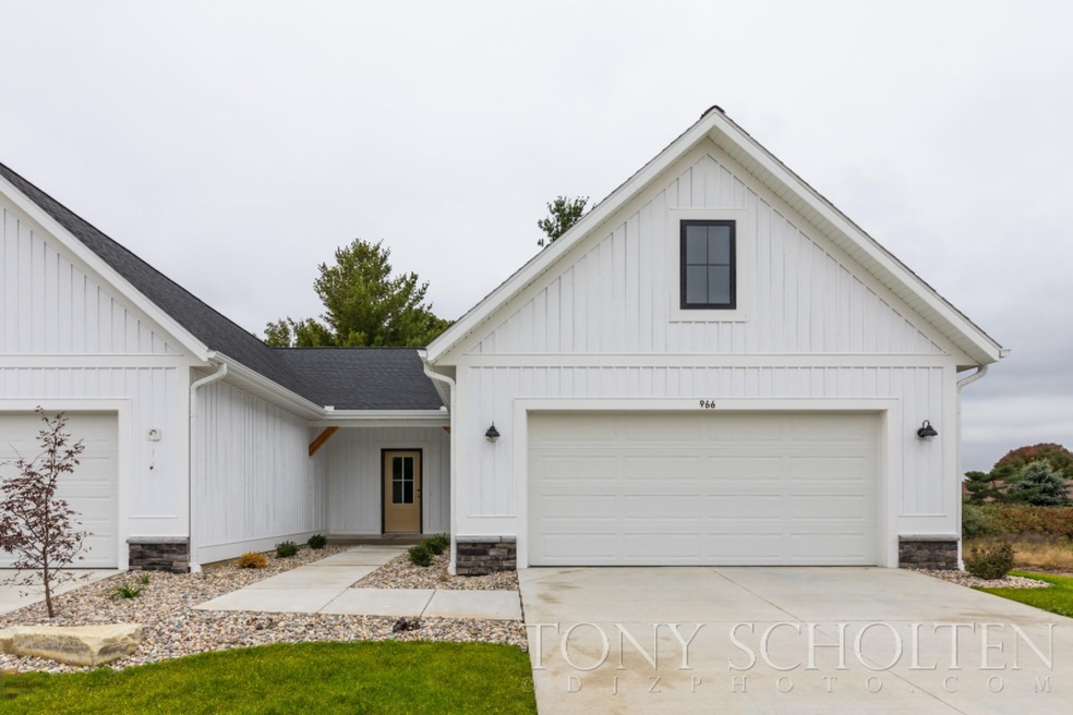 966 Harper Woods-18