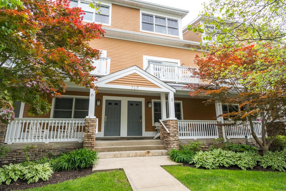 717 water street-25
