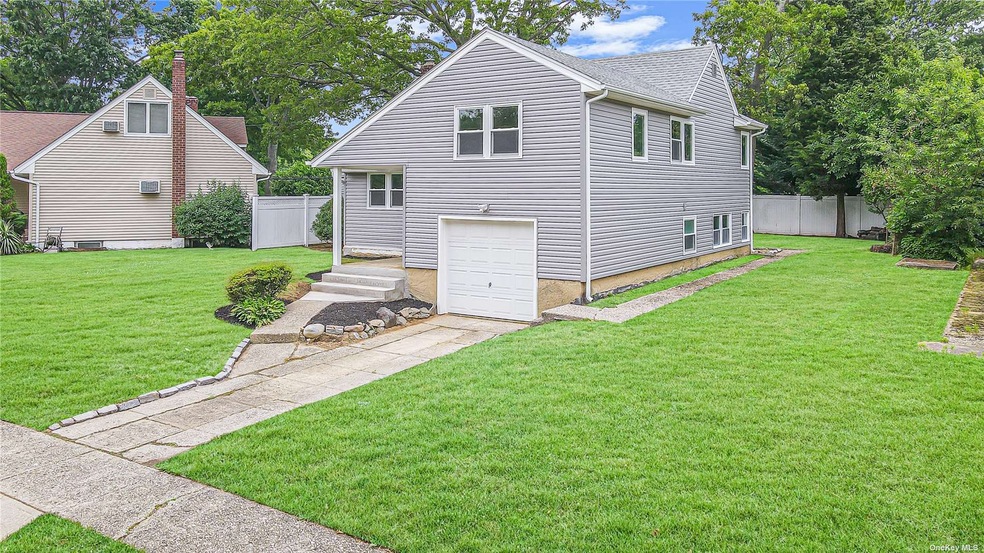 1015 Stuart Place, Seaford, NY 11783 - photo 1