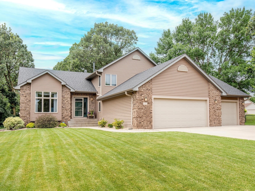 2212 Hydram Ave N, Saint Paul, MN 55128 - photo 1