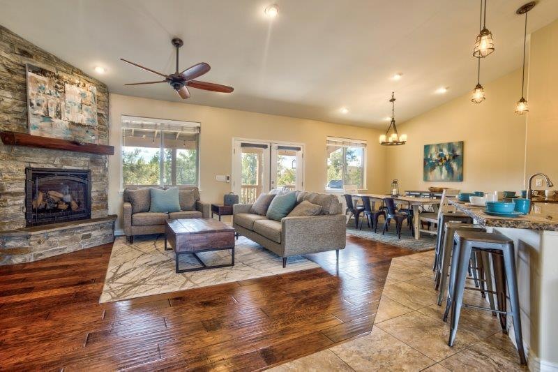 Living Room (1)