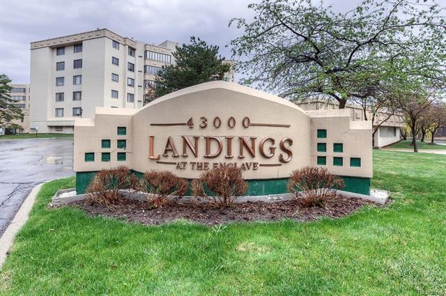 43000 12 Oaks Crescent Bldg 2 Landings