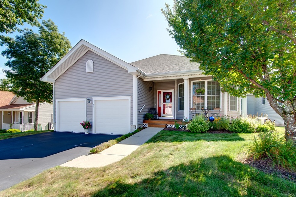 125 Taft Hill Ln unit 125, Uxbridge, MA 01569 - photo 1