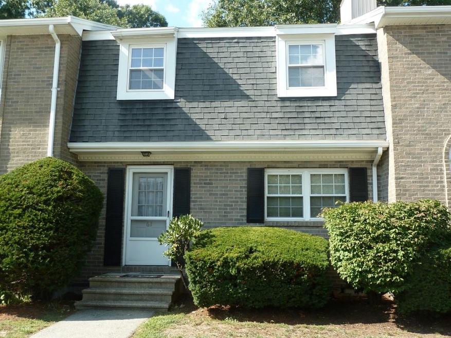 61 Fieldstone Dr unit 61, Londonderry, NH 03053 - photo 1