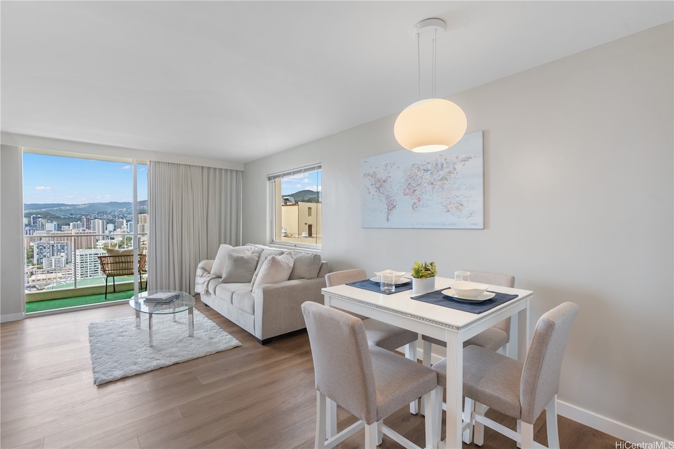 Villa on Eaton Square unit 3314, Honolulu, HI 96815 - photo 1