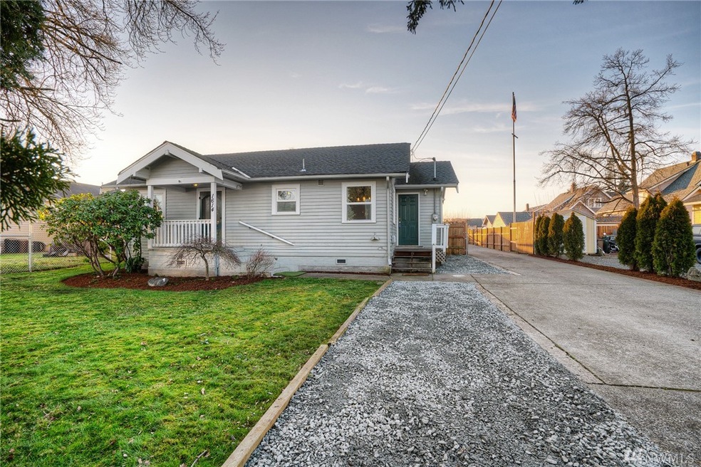 1614 Florence St, Enumclaw, WA 98022 - photo 1
