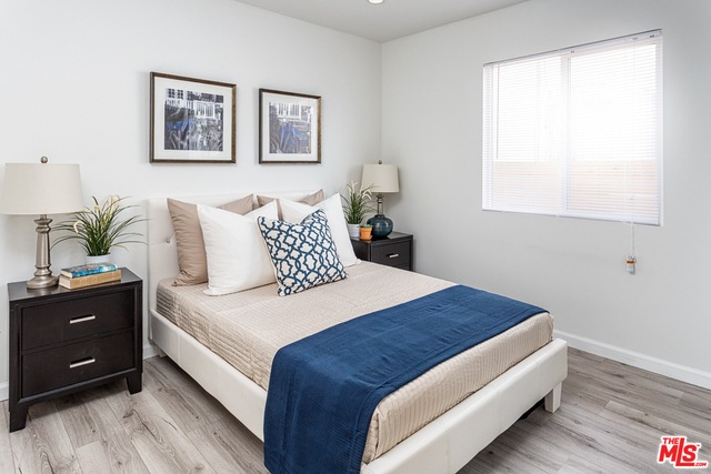 1712 Vineyard Ave, Los Angeles, CA 90019 - photo 1