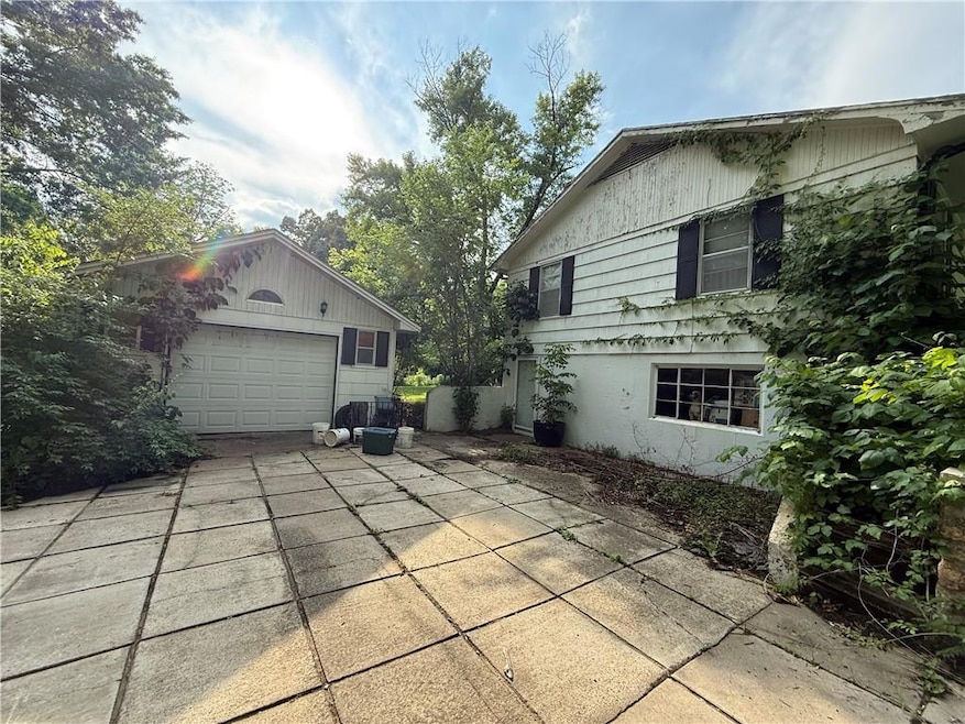 6310 River Rd, Pleasant Valley, MO 64068 - photo 1