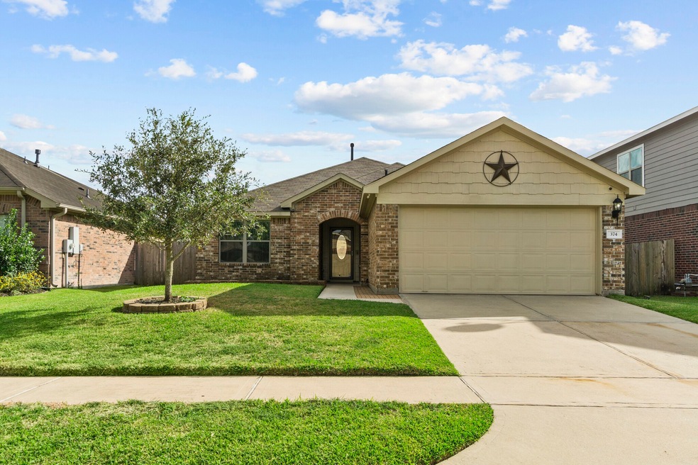 374 Ward Ln, Alvin, TX 77511 - photo 1