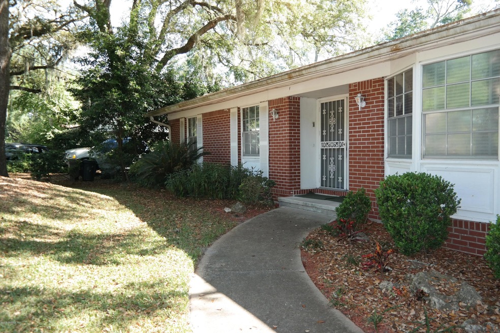 5031 Dian Wood Dr E, Jacksonville, FL 32210 - photo 1