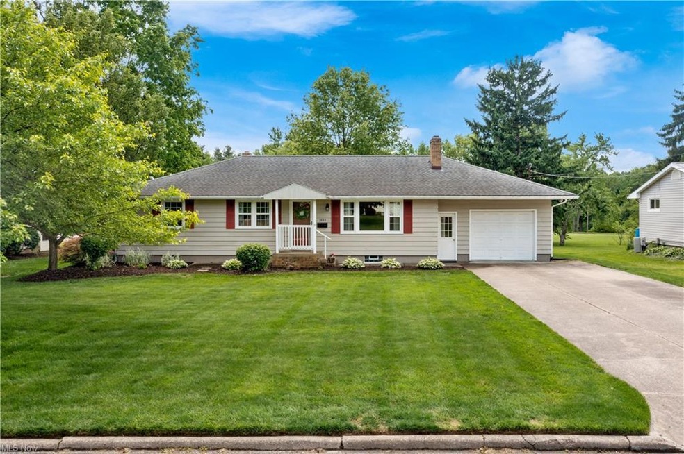 1552 Alcorn Dr, Barberton, OH 44203 - photo 1