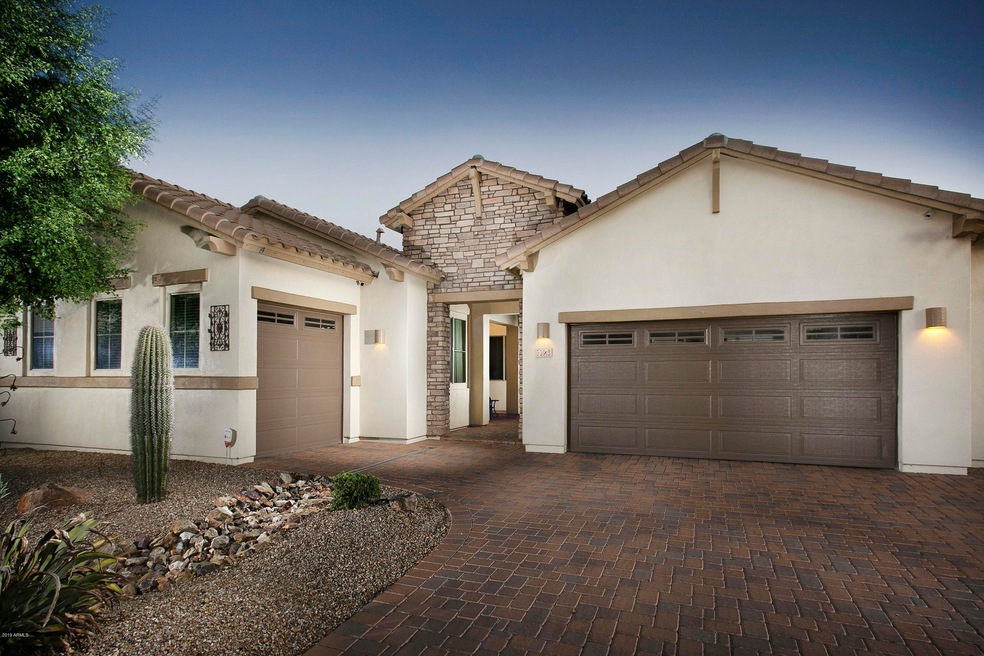 1121 E Holbrook Ct, Gilbert, AZ 85298 - photo 1