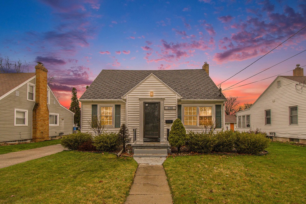 2706 Pattengill Ave, Lansing, MI 48910 - photo 1