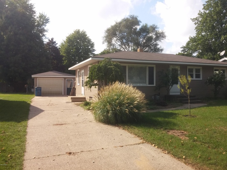 315 Lorene St, Wayland, MI 49348 - photo 1