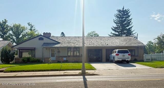 832 3rd Ave W, Dickinson, ND 58601 - photo 1