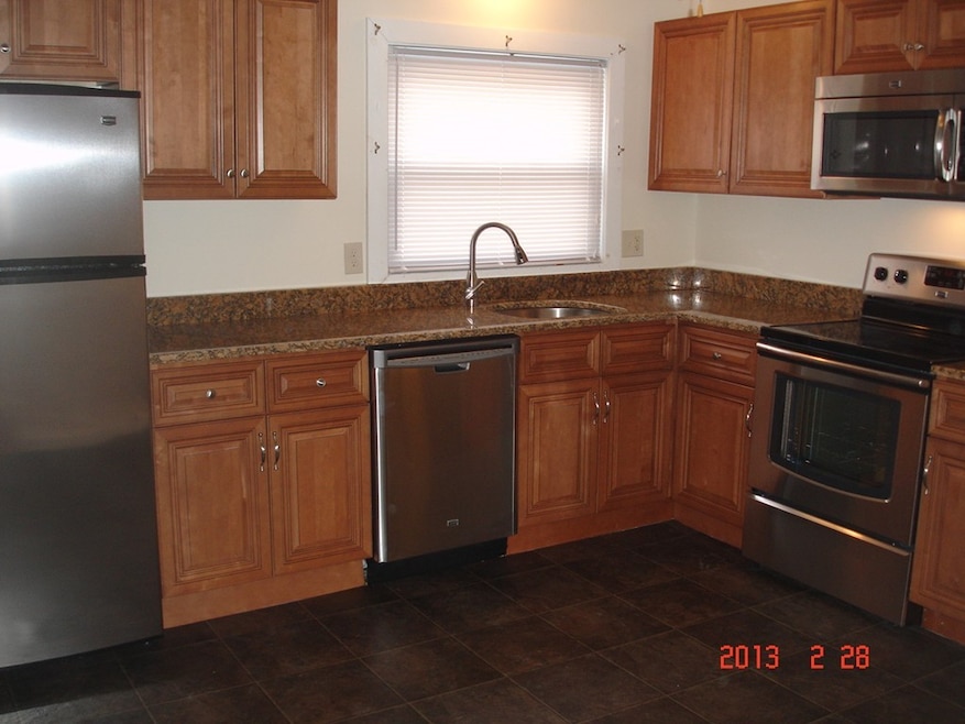 161 N Main St unit 2, Uxbridge, MA 01569 - photo 1