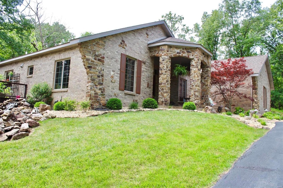 601 Henderson Pointe Trail, Freeburg, IL 62243 - photo 1