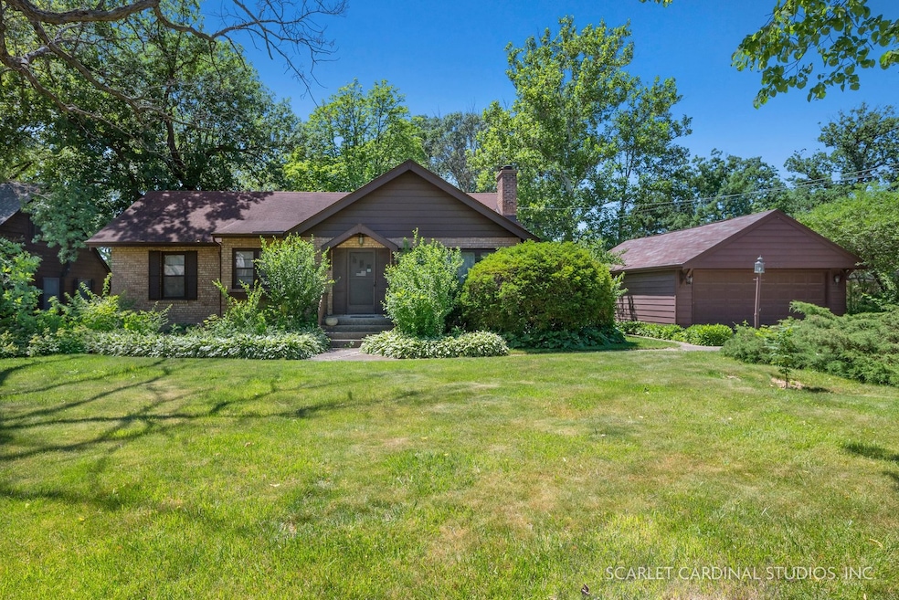 332 N Shady Ln, Elmhurst, IL 60126 - photo 1