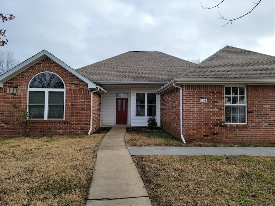 302 Coachlight Dr, Bentonville, AR 72712 - photo 1