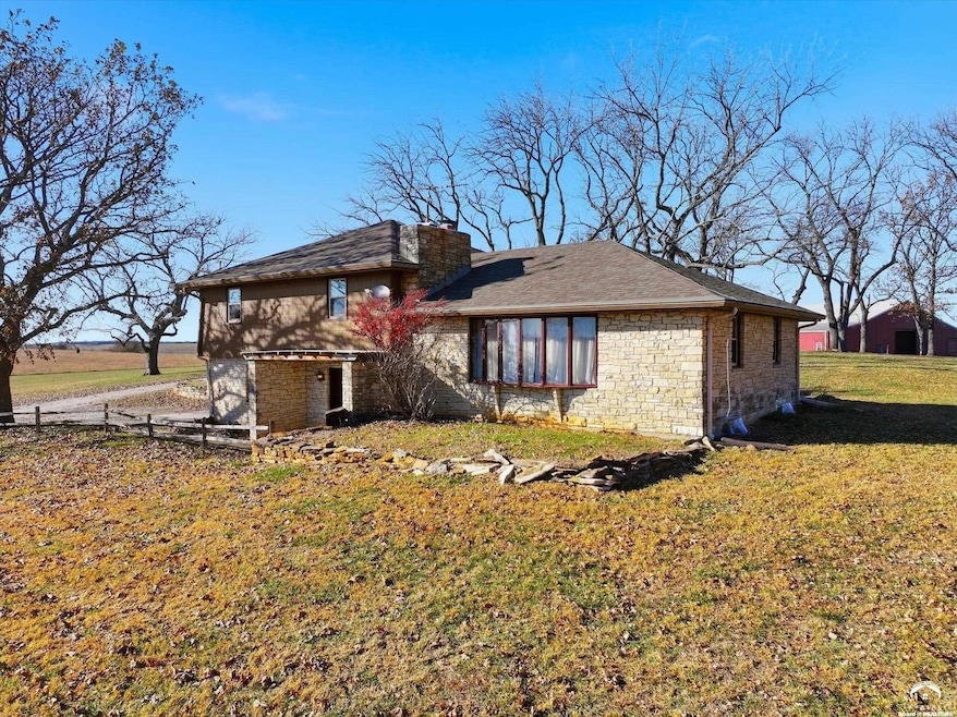 144 N 1150 Rd, Berryton, KS 66409 - photo 1