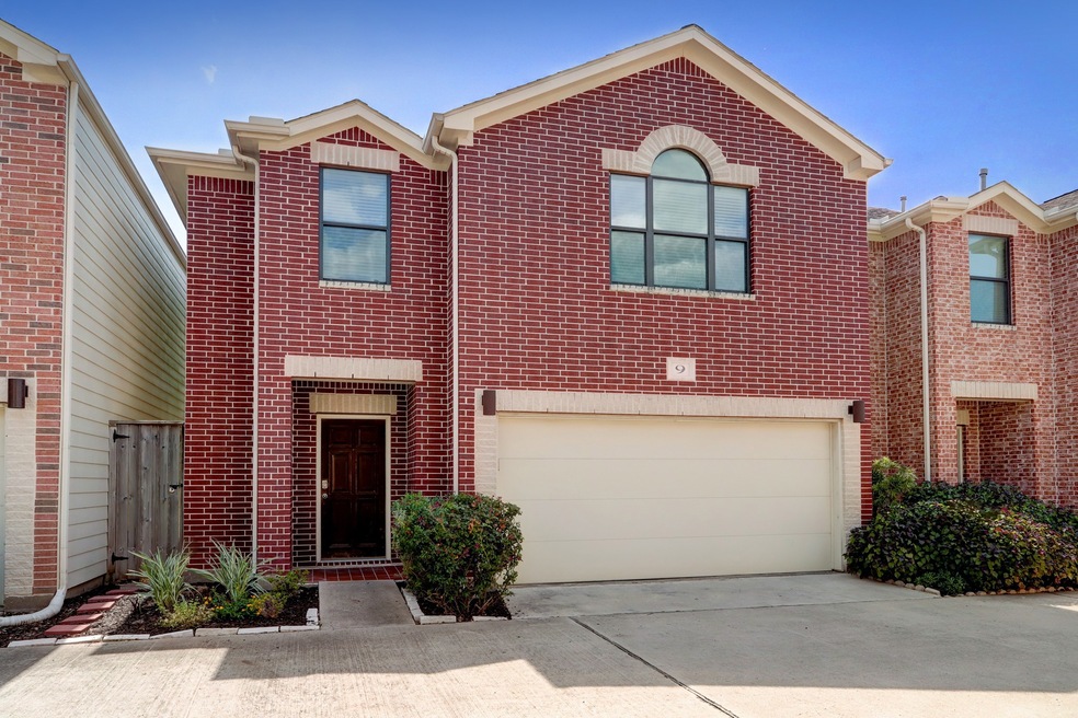 Great free-standing home in gated community with p