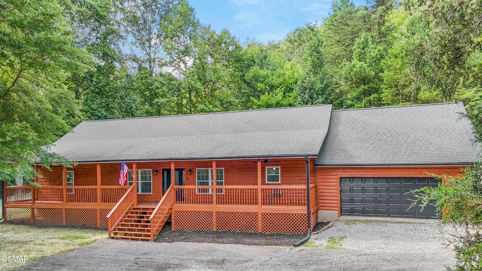 Fully Renovated Log-style Home!