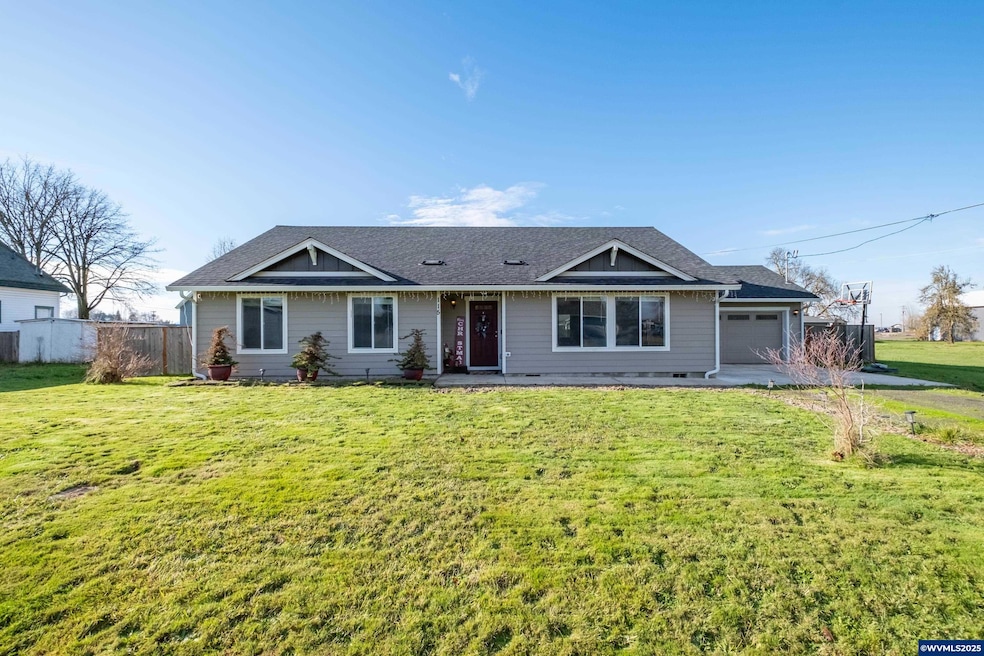 115 E 2nd St, Halsey, OR 97348 - photo 1