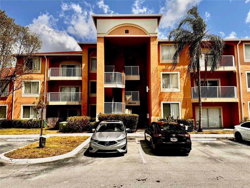 6968 SW 39th St unit F107, Davie, FL 33314 - photo 1