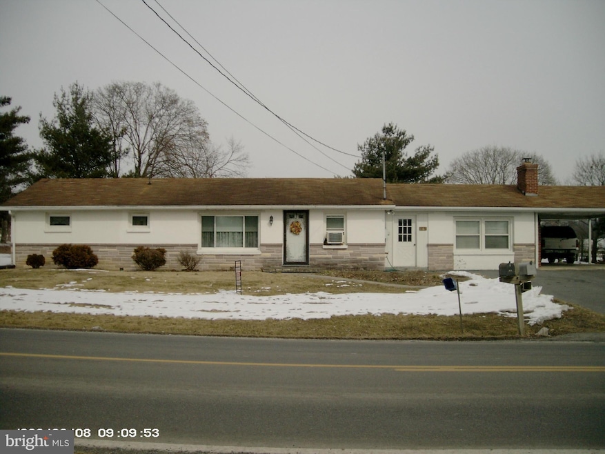 967 Bedington Rd, Martinsburg, WV 25404 - photo 1
