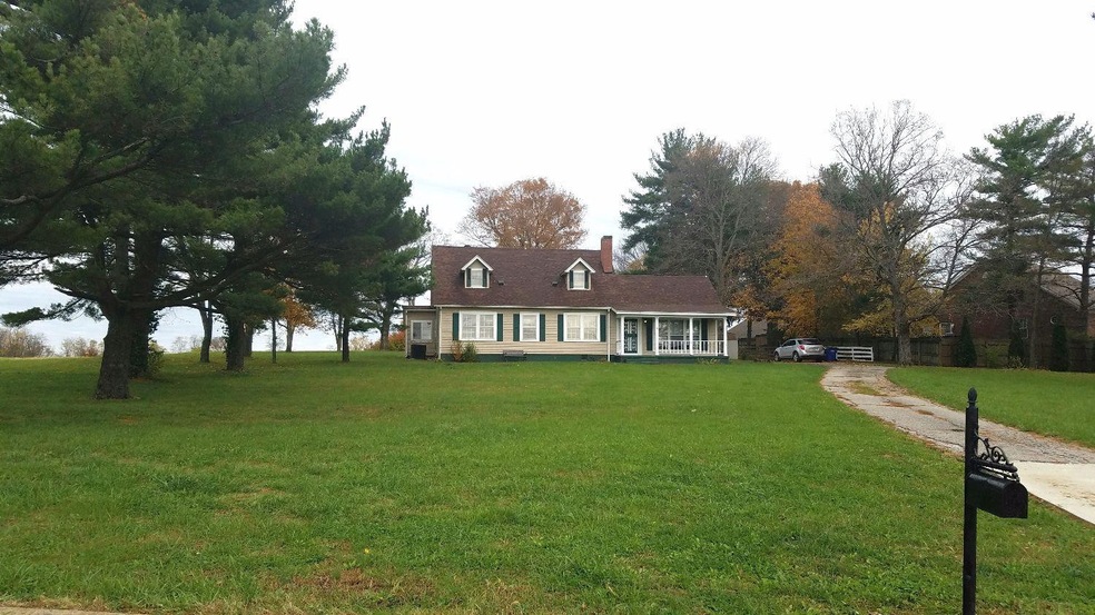 103 Whispering Pines Dr, Frankfort, KY 40601 - photo 1