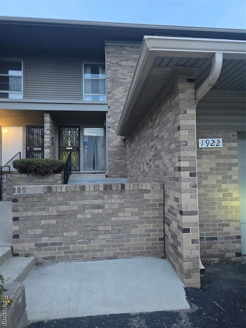 1922 Thornhill Place, Detroit, MI 48207 - photo 1