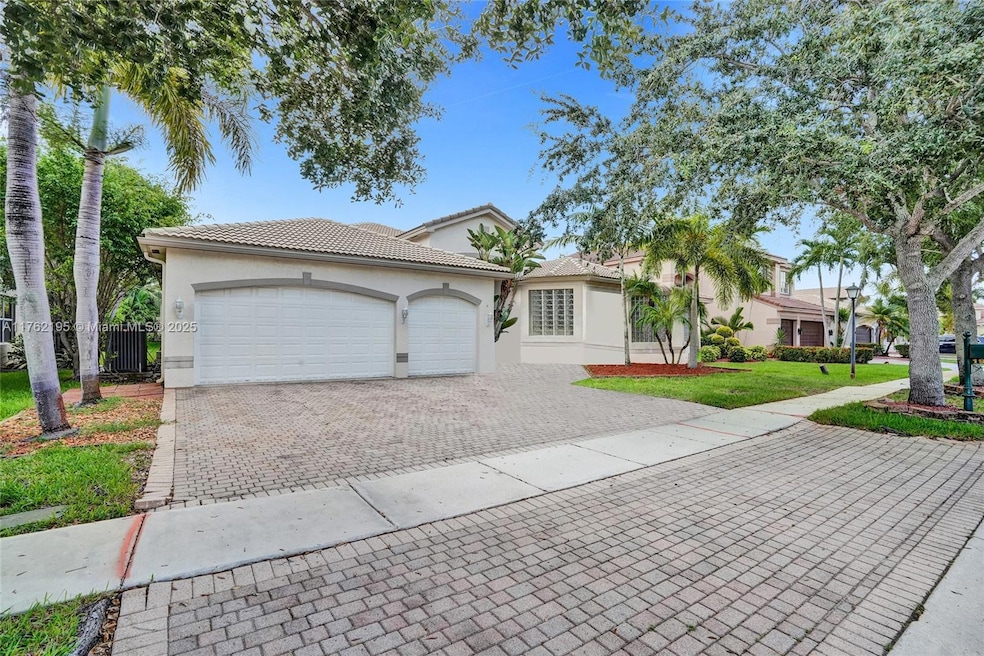 5 Bedroom and 3 Bath. Great Split floorplan