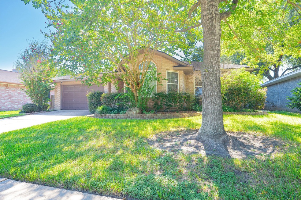 9454 Gulf Bridge St, Houston, TX 77075 - photo 1