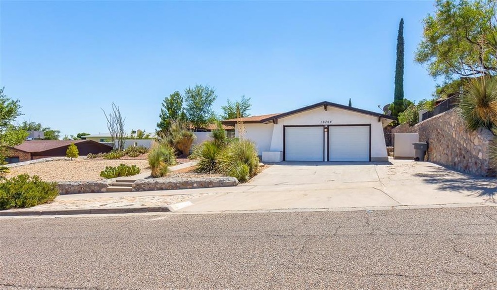 10704 Vista Lomas Dr, El Paso, TX 79935 - photo 1