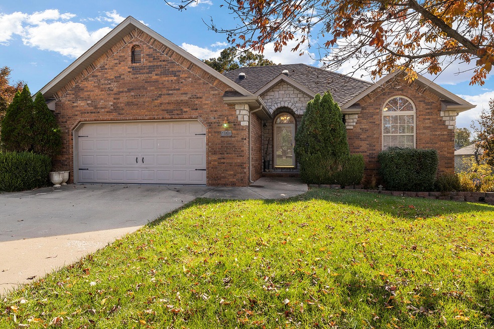 908 E Welch St, Nixa, MO 65714 - photo 1