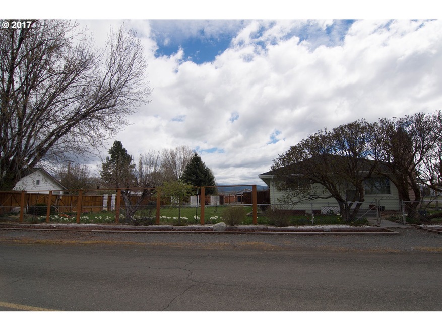 777 S Bridge St, Prairie City, OR 97869 - photo 1