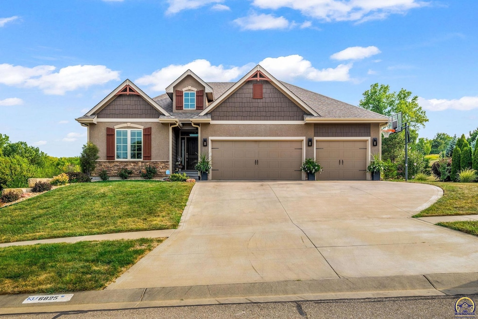 6825 SW 44th St, Topeka, KS 66610 - photo 1