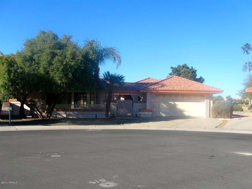 Cul-de-sac GOLF LOT!