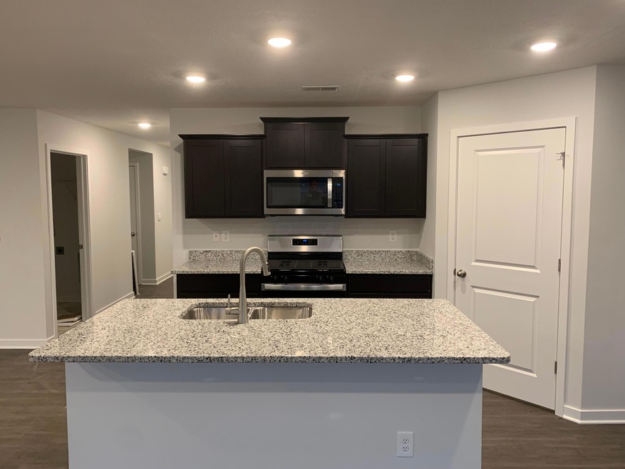 340 W Trinity Way, Newark, OH 43055 - photo 1