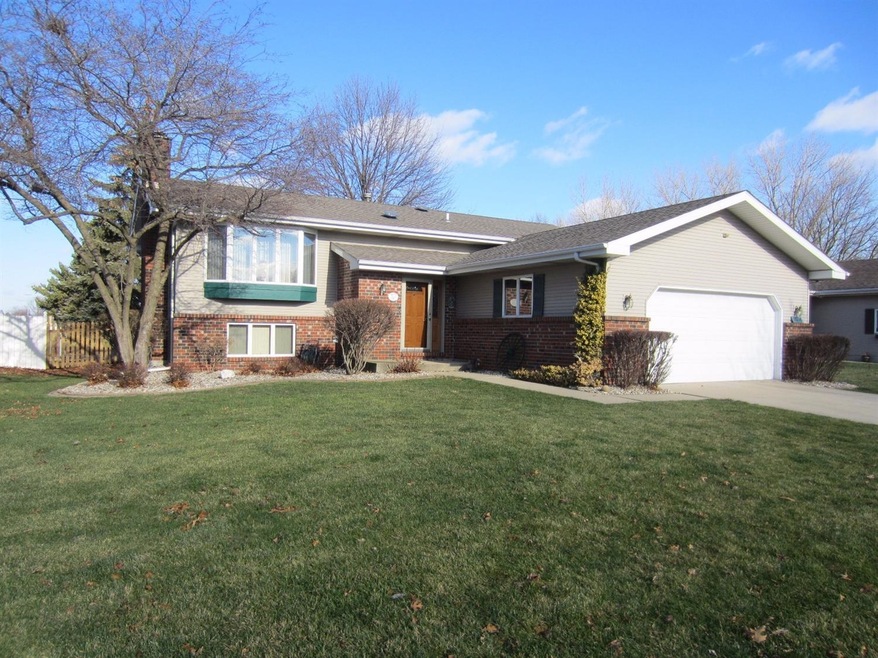 1014 W Elm Place, Griffith, IN 46319 - photo 1