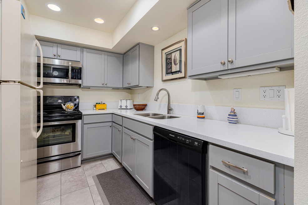 605 E Amado Rd unit 610, Palm Springs, CA 92262 - photo 1