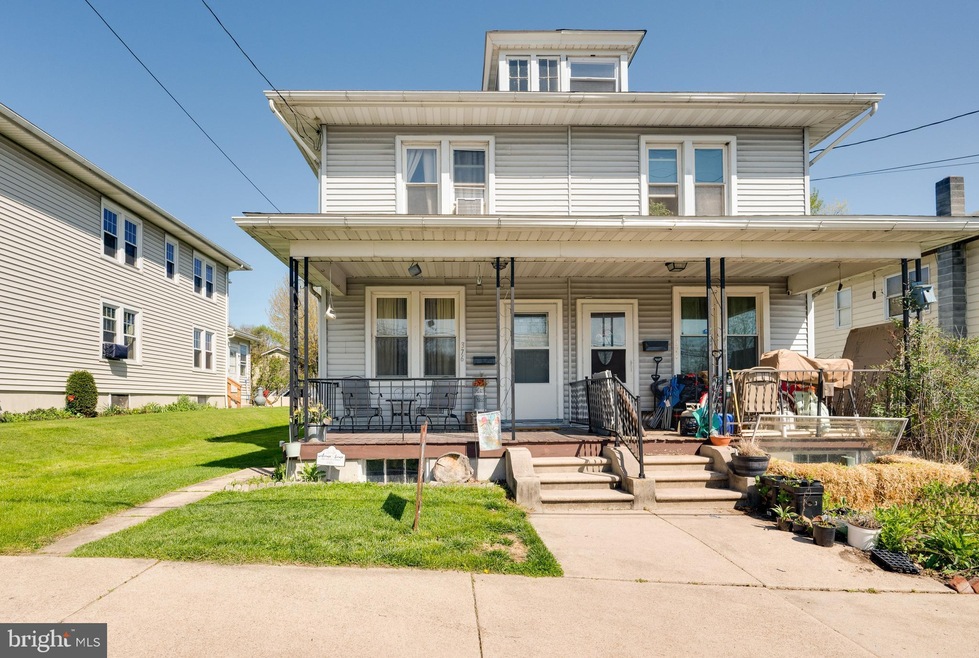 376 W State St, Hamburg, PA 19526 - photo 1