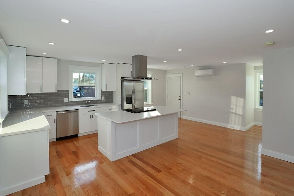 25 Everett St unit 3, Woburn, MA 01801 - photo 1