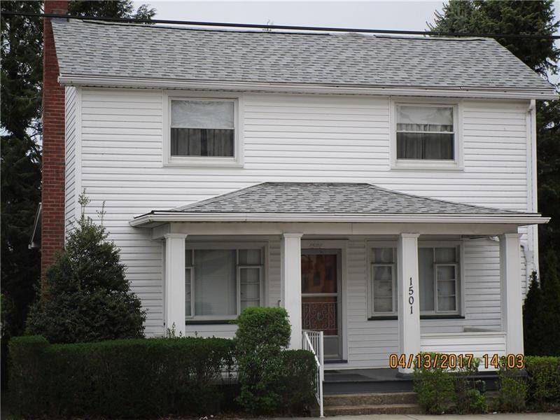 vinyl siding, notice beautiful roof