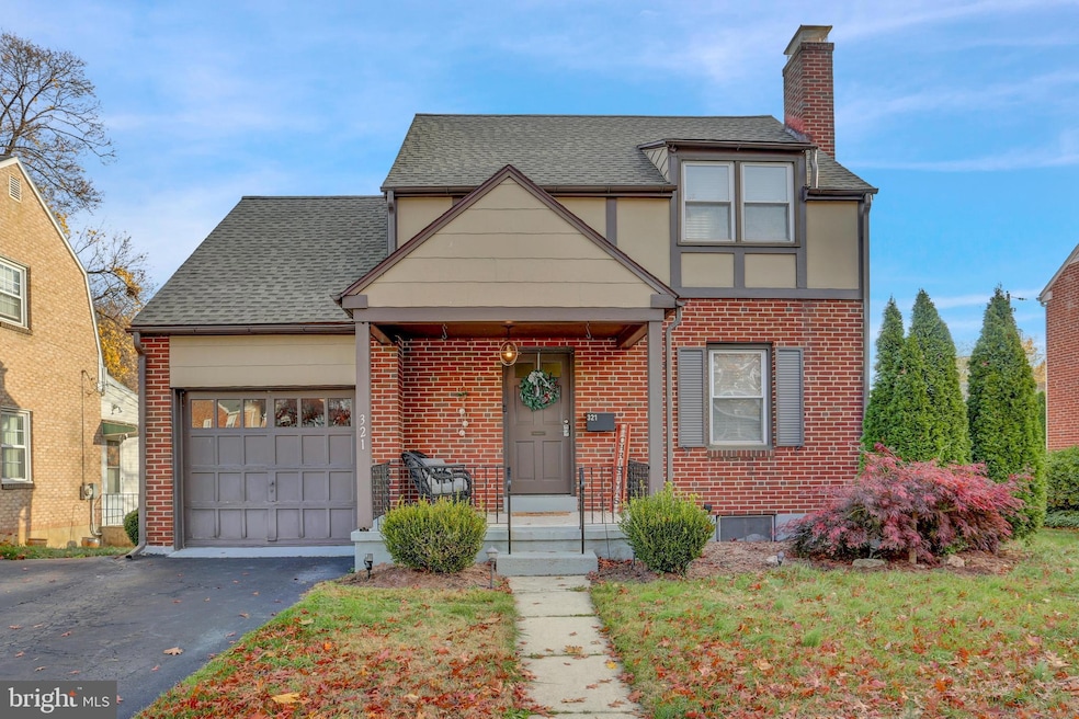 321 Jefferson Blvd, Reading, PA 19609 - photo 1