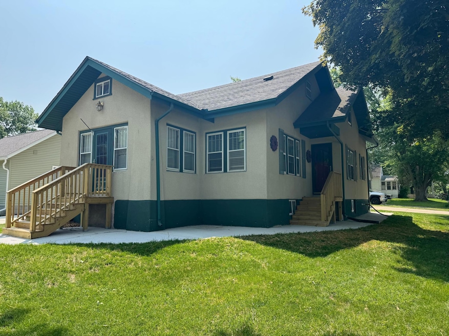 1315 W Clark St, Albert Lea, MN 56007 - photo 1