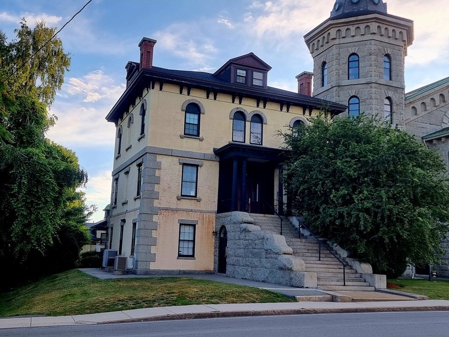 201 Thorndike St unit 3-02, Lowell, MA 01852 - photo 1