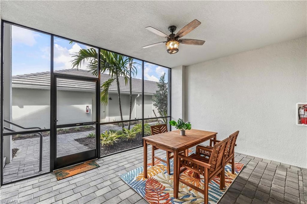 Front Lanai with ceiling fan