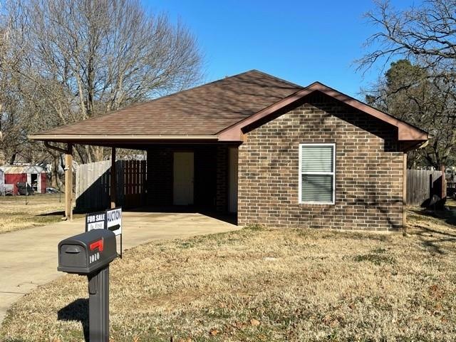 1010 Locust St, Gainesville, TX 76240 - photo 1